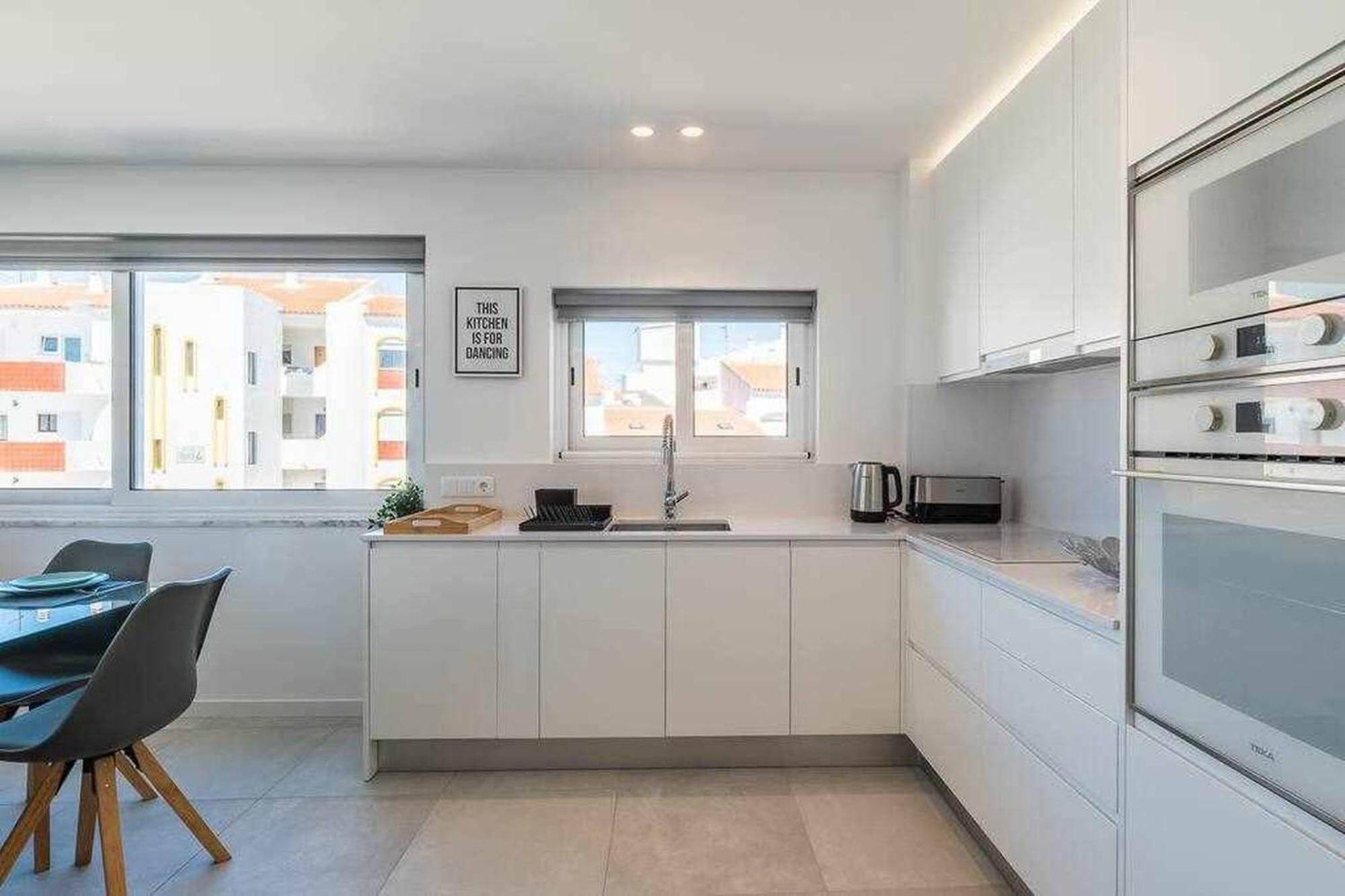Central Town 2-Bedroom Apartment Албуфейра Экстерьер фото