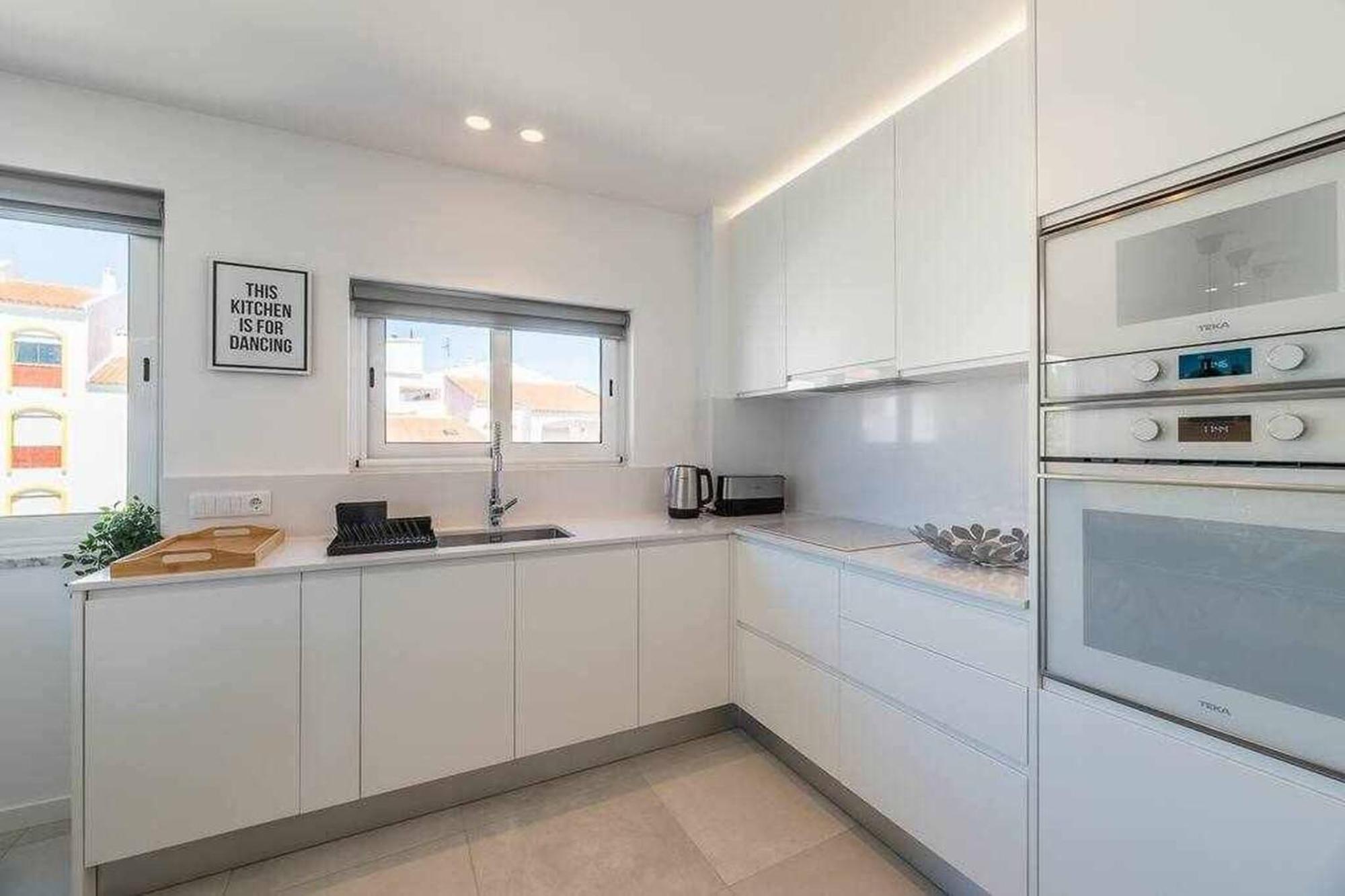 Central Town 2-Bedroom Apartment Албуфейра Экстерьер фото
